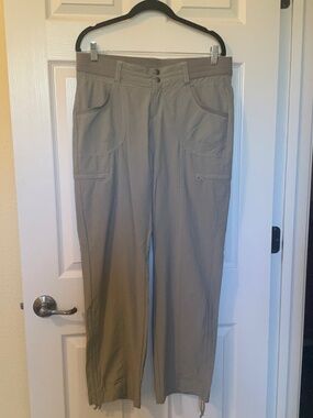 Kuhl womens outdoor and hiking pants khaki sz10R
